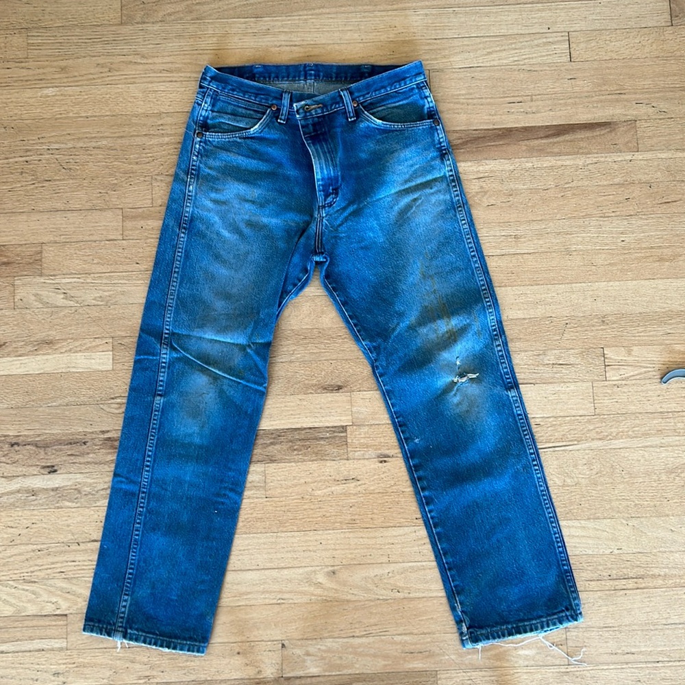 Wrangler denim jeans (35x30) Authentic farm worn Cowboy Cut (13MWZ)